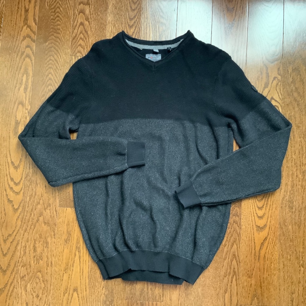 POINT ZERO Black and Grey V-Neck Sweater. Size L.